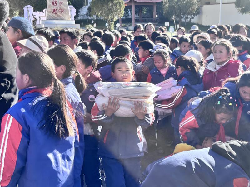 “以被为暖，以爱为桥”——云里物里寒冬送暖西藏察隅行
